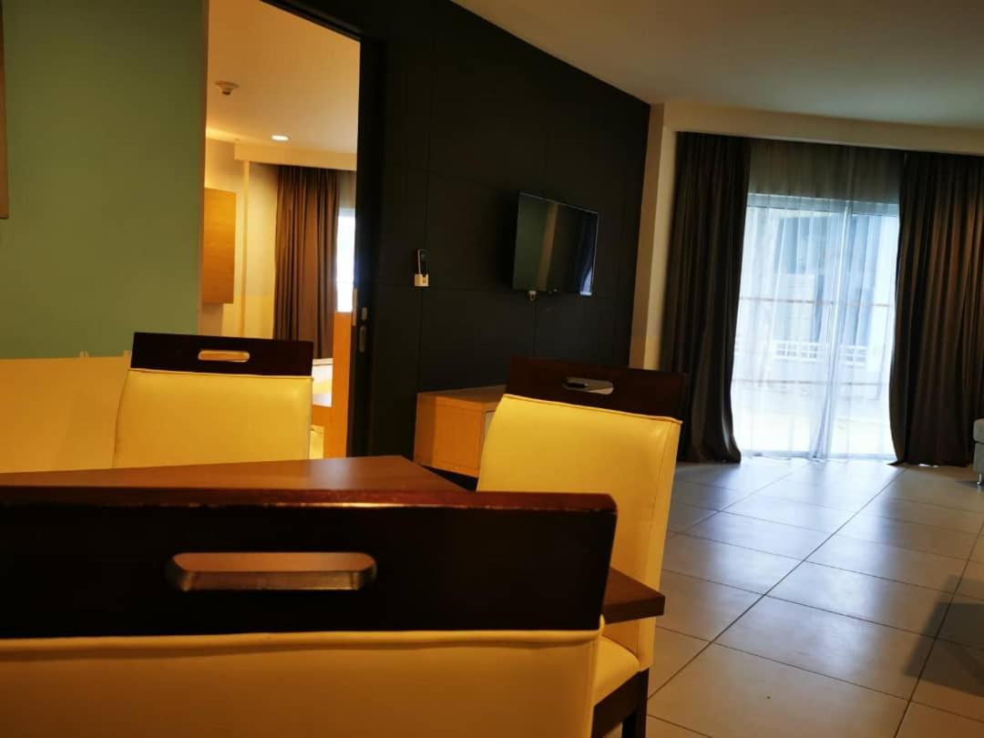 Century Langkasuka Resort Langkawi Pantai Cenang  Exteriör bild