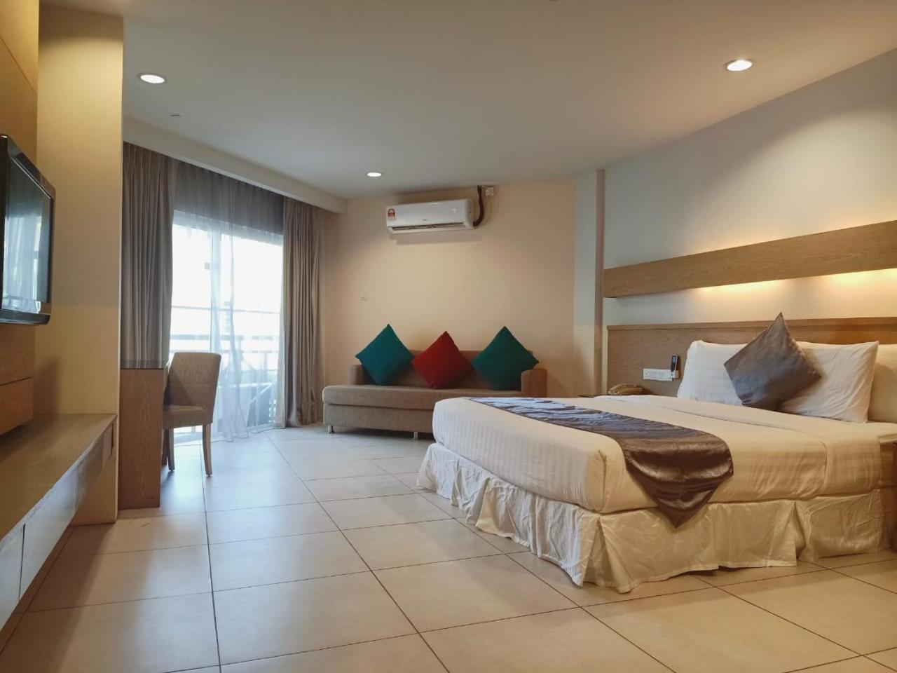 Century Langkasuka Resort Langkawi Pantai Cenang  Exteriör bild